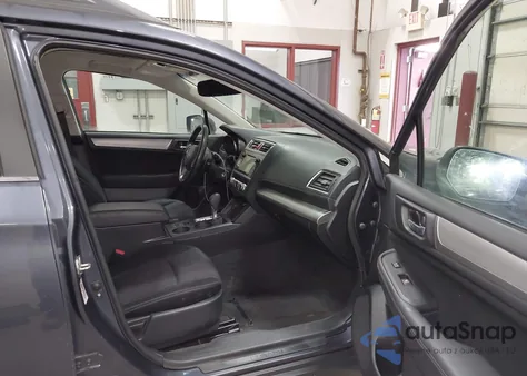 2015 Subaru Outback 2.5I Premium z USA, uszkodzony, nr VIN 4S4BSADC2F3244975